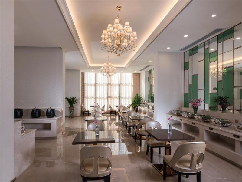 Vienna Classic Hotel Dongguan Changan Xiandai Exterior foto